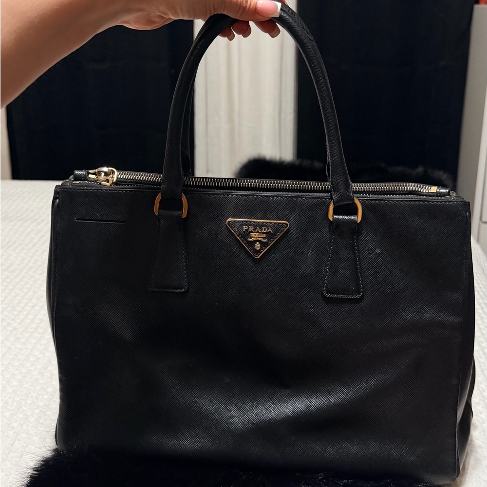 Prada Black Saffiano Lux Leather Galleria Double Zip Medium - Picture 6 of 9